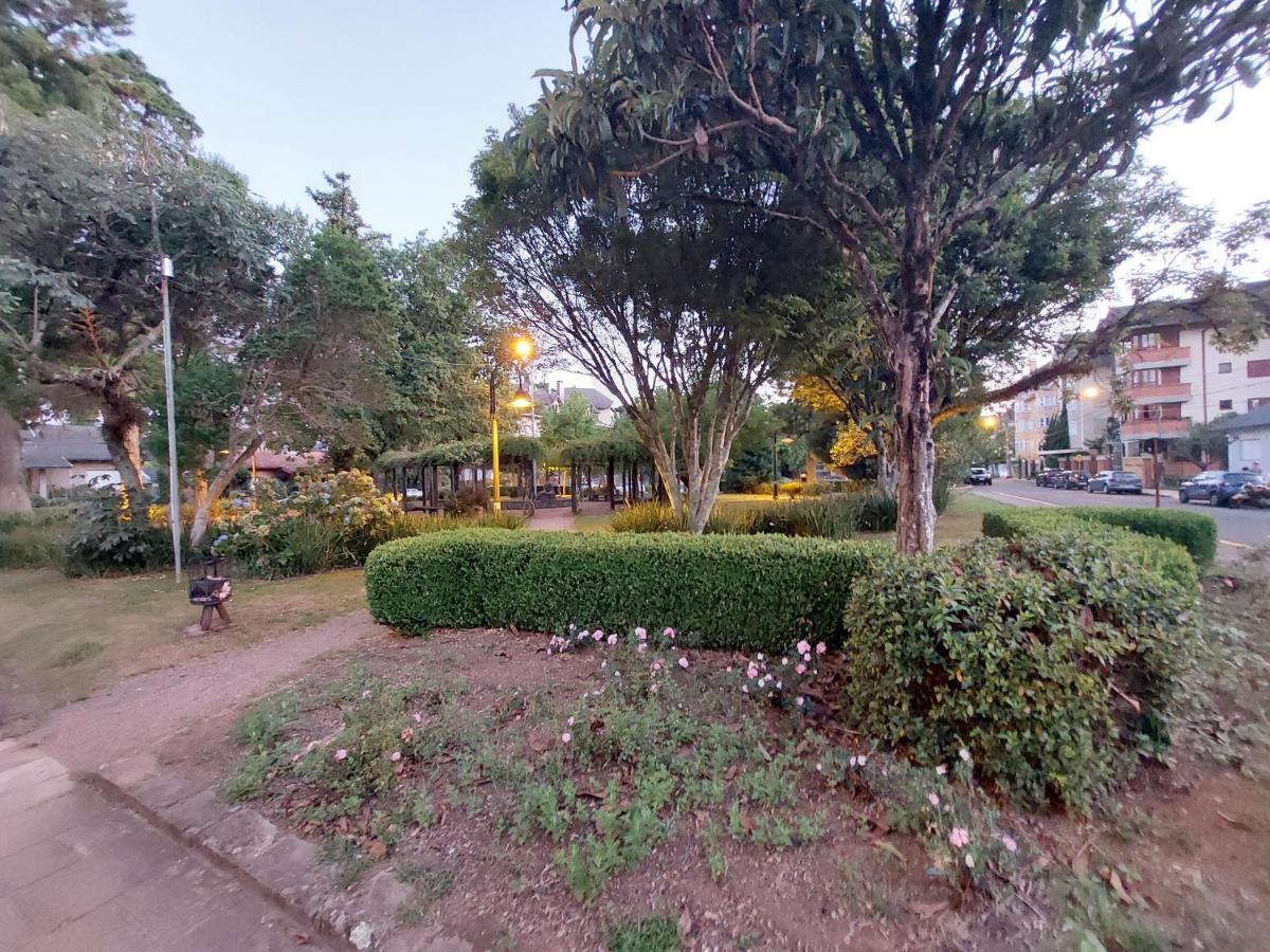Roloff Praca Das Rosas Gramado Buitenkant foto