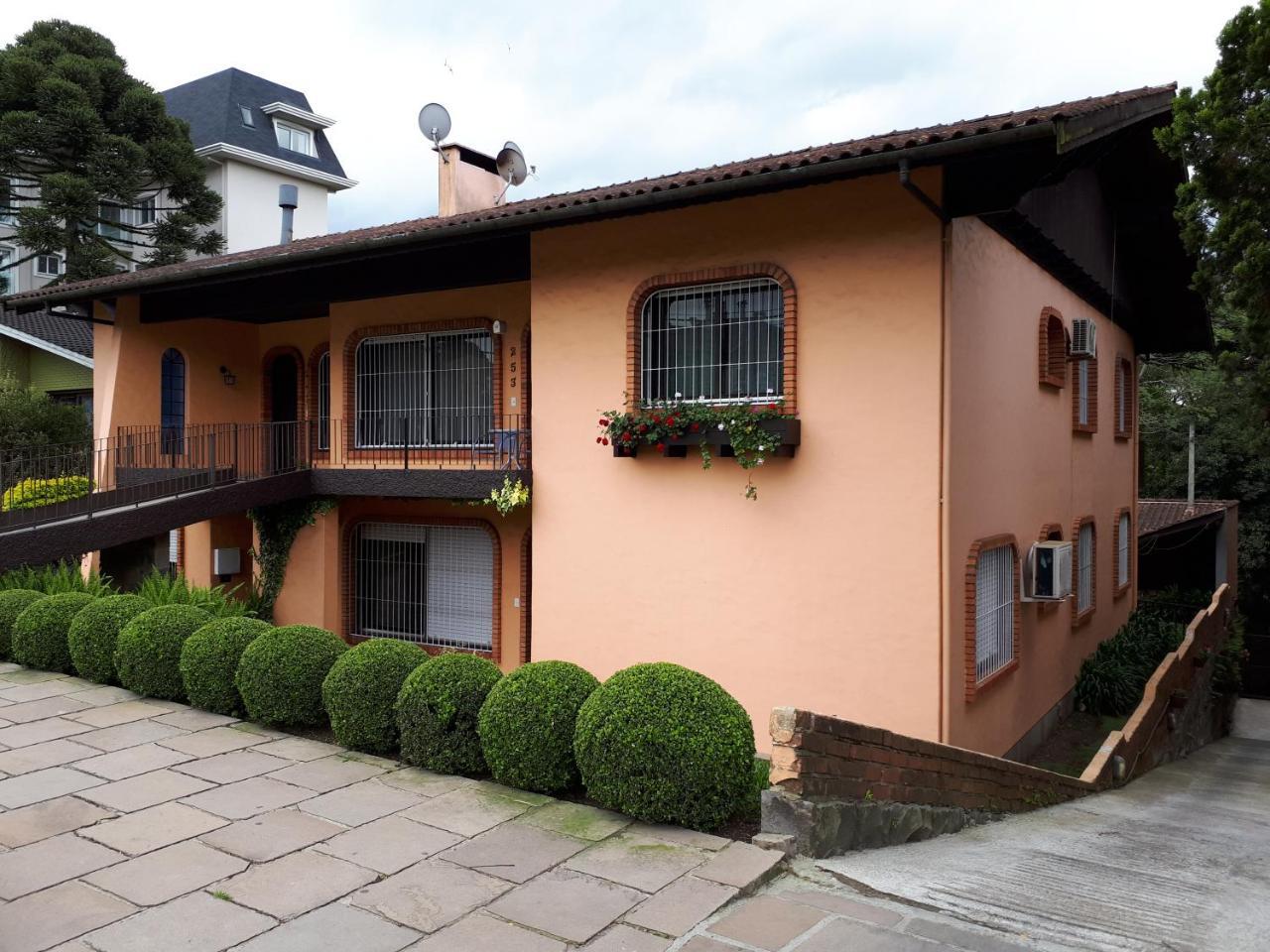 Roloff Praca Das Rosas Gramado Buitenkant foto